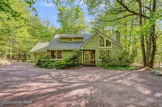 204 Golfers Way, Pocono Pines, PA 18350