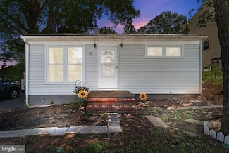 1326 Pine Grove Ave, Rosedale, MD 21237