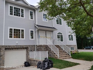 6 Ludwig St, Staten Island, NY 10310