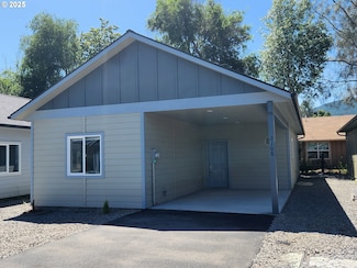 2108 True Ave, Lagrande, OR 97850