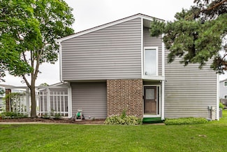 400 Harmony Dr, Wheeling, IL 60090