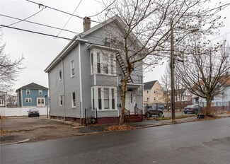 88 Ford St, Providence, RI 02907