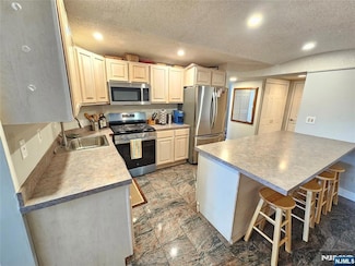 403 Heights Dr Unit 4, Haledon, NJ 07508