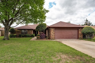 8966 Hialeah Cir S, North Richland Hills, TX 76182