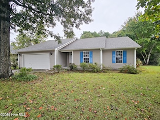 433 Boysenberry Ln, Hubert, NC 28539