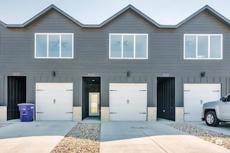 5527 Goheen Dr, Manhattan, KS 66503