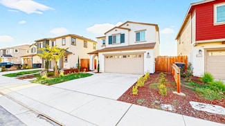 6421 Maple Leaf Ln, Riverbank, CA 95367