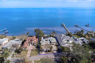 5926 Bahama Shores Dr S, Saint Petersburg, FL 33705