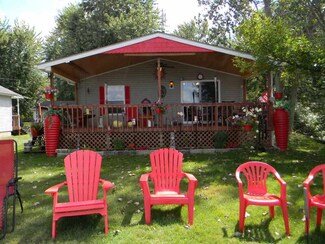 1515 E 765 S, Wolcottville, IN 46795