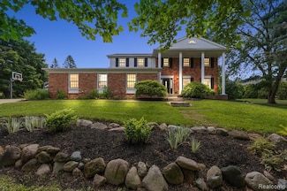 2403 Red Maple Ct, Troy, MI 48098