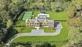 150 Edge of Woods Rd, Southampton, NY 11968