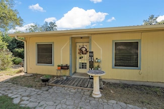 1013 Park Lake Dr, Eddy, TX 76524