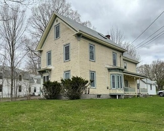 46 Cedar St, Dover-Foxcroft, ME 04426