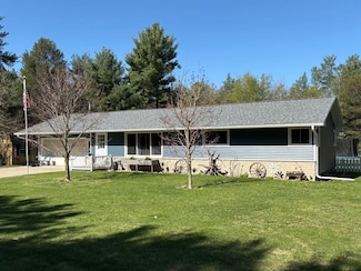 8965 Wagonwheel Dr, Nekoosa, WI 54457