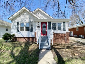 627 E Grove Ave, Rantoul, IL 61866