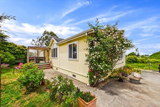 880 Mary Ln, McKinleyville, CA 95519