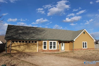 108 Harpers Hop Ct, Madison, AL 35758