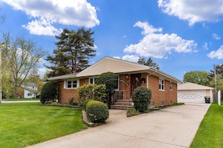 604 N Wilshire Ln, Arlington Heights, IL 60004