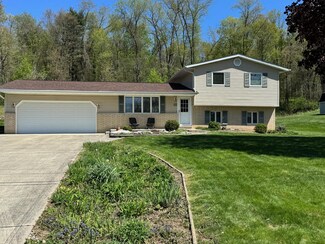 391 Clearview Dr, Newark, OH 43055