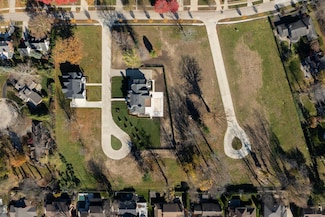 522 E Deeplands Ln, Grosse Pointe Shores, MI 48236