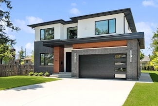 9214 N Washington St, Niles, IL 60714