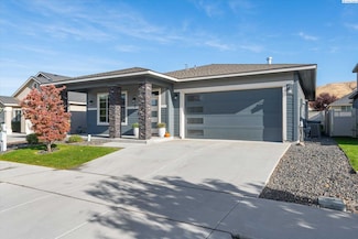 4526 Barbera St, Richland, WA 99352
