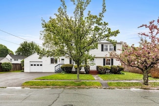 6 Rose Cir, Peabody, MA 01960