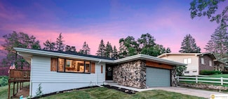 4732 Manchester Dr, Omaha, NE 68152