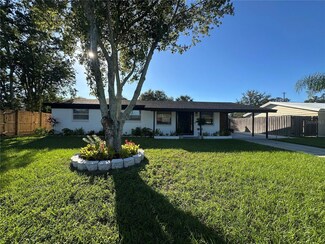 2044 Leisure Dr, Winter Haven, FL 33881