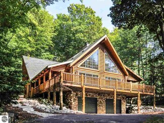11392 Mountain Woods Dr Unit 32, Thompsonville, MI 49683
