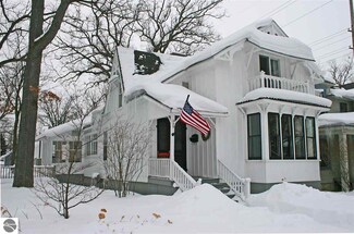 335 W Eighth St, Traverse City, MI 49684
