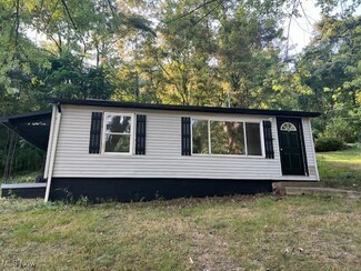 3300 Overbrook Dr, Weirton, WV 26062