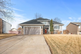 315 Jesse James Ln, Saint Paul, MN 55115