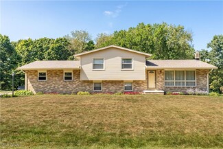 5733 Don Ave SW, Navarre, OH 44662