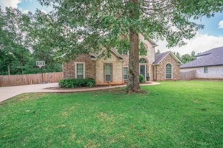 1414 Nottingham St, White Oak, TX 75693