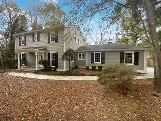 2824 Fontainebleau Dr, Atlanta, GA 30360