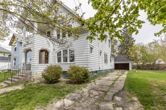 320 Howe St, Lansing, MI 48915