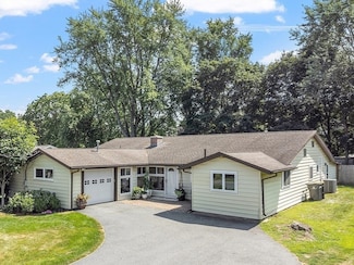 52 Lohnes Rd, Framingham, MA 01701