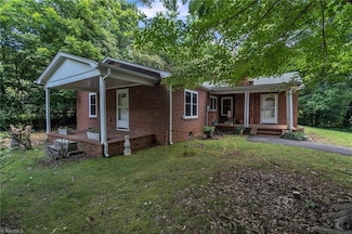 735 Central Dr, Statesville, NC 28677