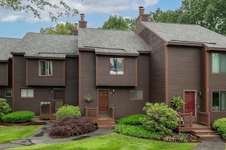 37 Thornhill Rd, Stratham, NH 03885