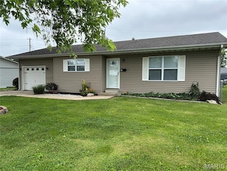82 Briarview Ln, Granite City, IL 62040