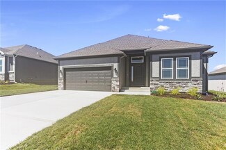 11408 N Auburndale Cir, Kansas City, MO 64156