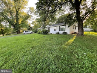17908 Muncaster Rd, Derwood, MD 20855