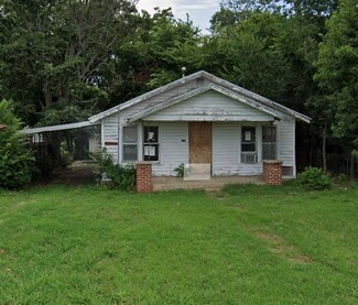 212 S 4th St, McLoud, OK 74851