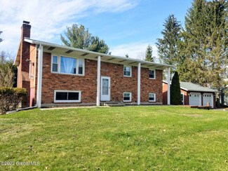 879 Arno Dr, Castleton On Hudson, NY 12033