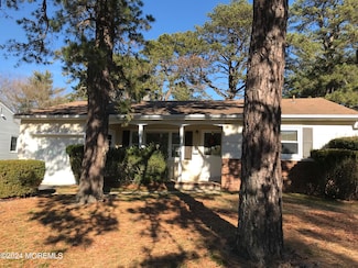 919 Edgebrook Dr N, Toms River, NJ 08757