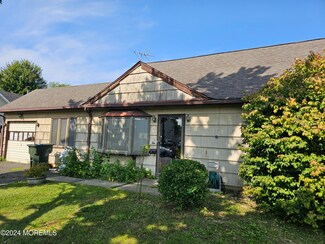 10 Cedar Ave, Hazlet, NJ 07730