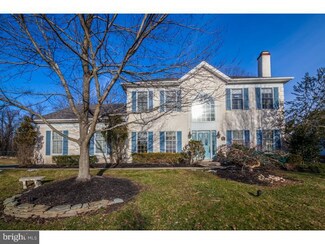 8 Sarah Ct, Dresher, PA 19025