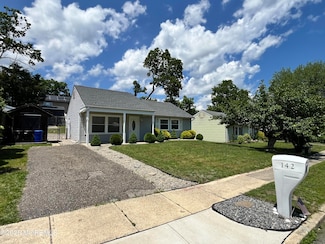 142 Village Dr, Barnegat, NJ 08005