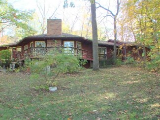 N7792 Valley View Rd, New Glarus, WI 53574